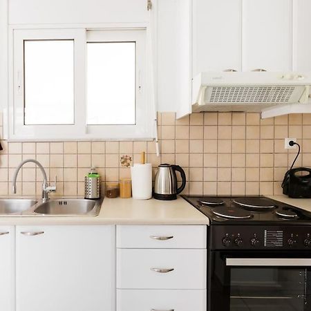 Adorable Sunny Studio With Private Balcony I Athena Bagian luar foto